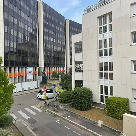 Appartement Elegant A Cote Du Parlement *